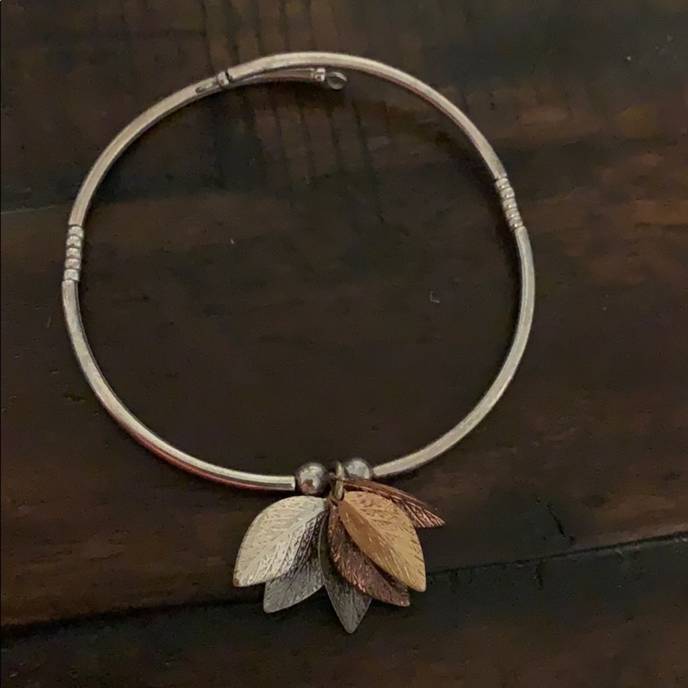 Leaf bracelet
